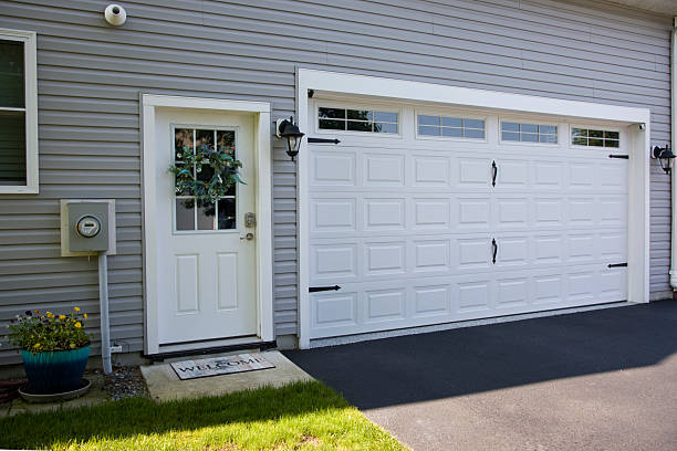24/7 Emergency Garage Door Panel Replacement experts in Macon County County, GA